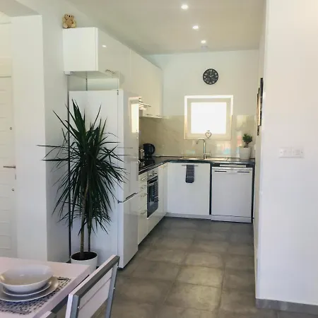 Sea Green Gardens Beach Apartment