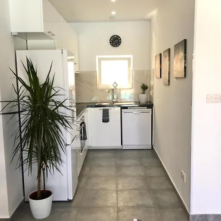 Sea Green Gardens Beach Apartment
